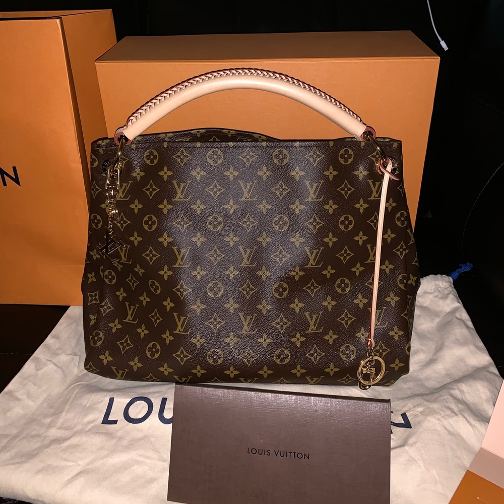 💕Sold 💕Louis Vuitton Artsy